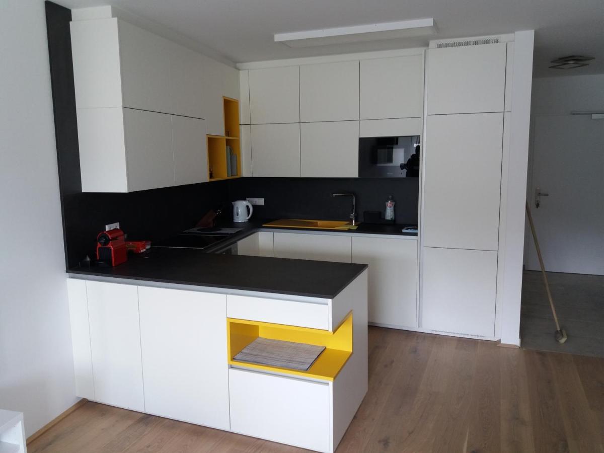 Top 5 Alpe Maritima - Traumhafte Ferienwohnung Mit Seeblick Und Bergkulisse Am Ossiacher See Annenheim Esterno foto